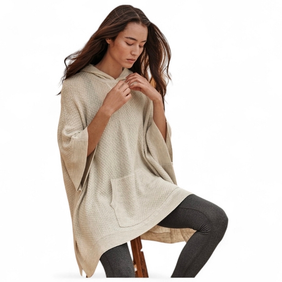Garnet Hill Sweaters - NWOT GARNET HILL Textured Hoodie Poncho in Oatmeal - Large / X-Large